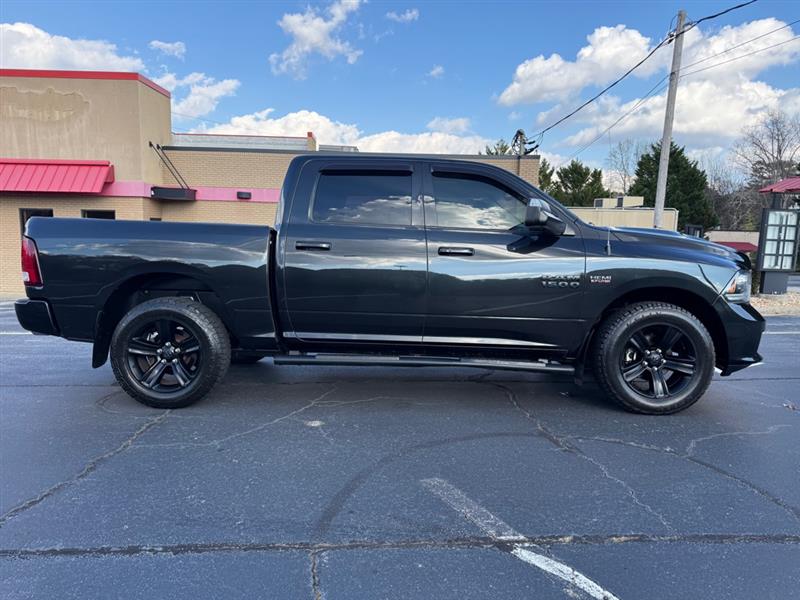 RAM 1500 Sport Crew Cab SWB 4WD 2016