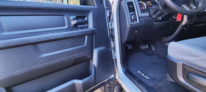 RAM 1500 Tradesman Quad Cab 4WD 2017