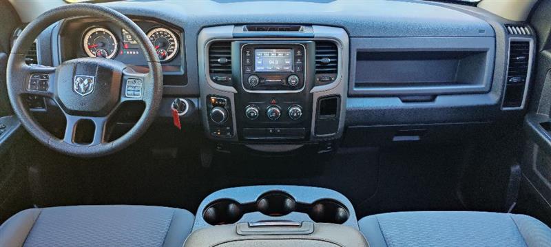 RAM 1500 Tradesman Quad Cab 4WD 2017