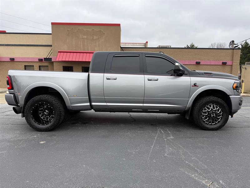 RAM 3500 Limited Mega Cab 4WD DRW 2022