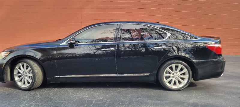 Lexus LS 460 Luxury Sedan AWD 2010