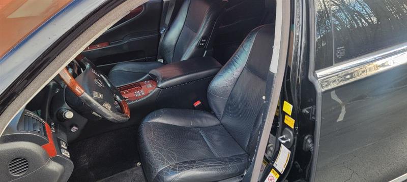 Lexus LS 460 Luxury Sedan AWD 2010