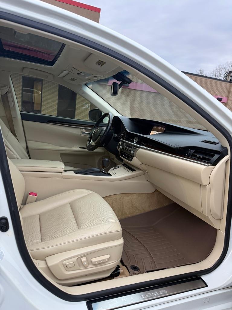 Lexus ES 350 Sedan 2015
