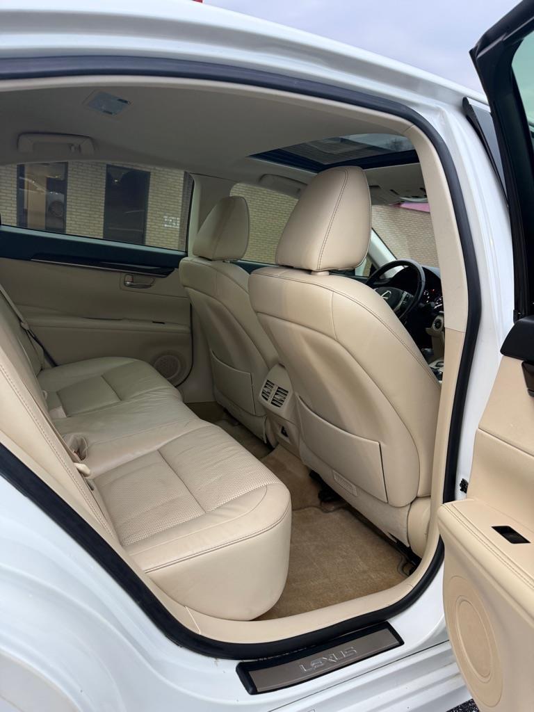Lexus ES 350 Sedan 2015