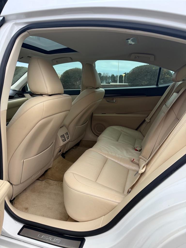 Lexus ES 350 Sedan 2015