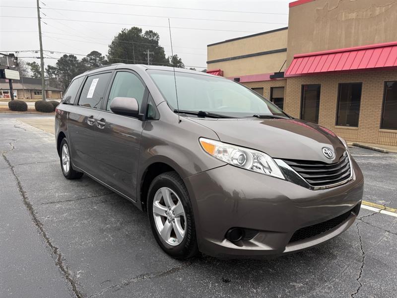 Toyota Sienna LE FWD 8-Passenger V6 2014