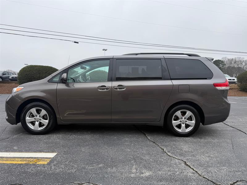 Toyota Sienna LE FWD 8-Passenger V6 2014