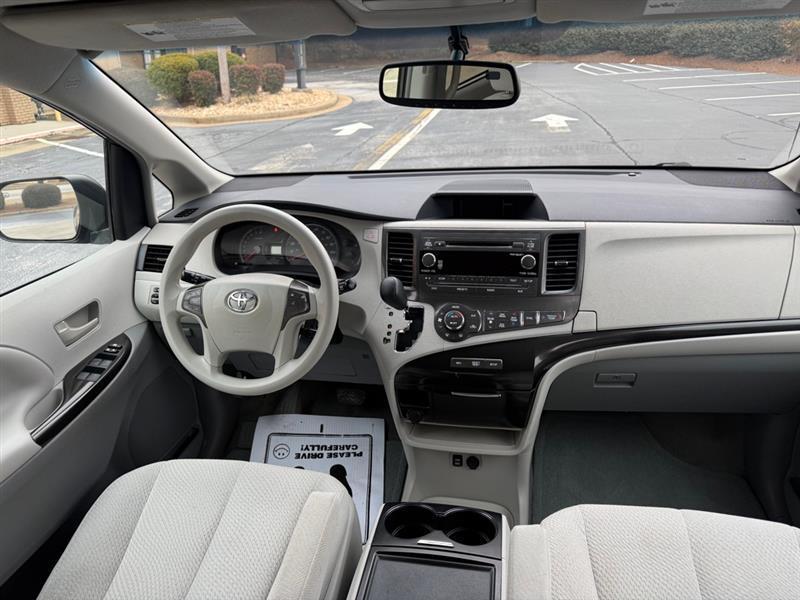 Toyota Sienna LE FWD 8-Passenger V6 2014