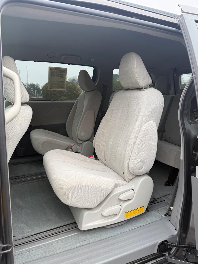 Toyota Sienna LE FWD 8-Passenger V6 2014