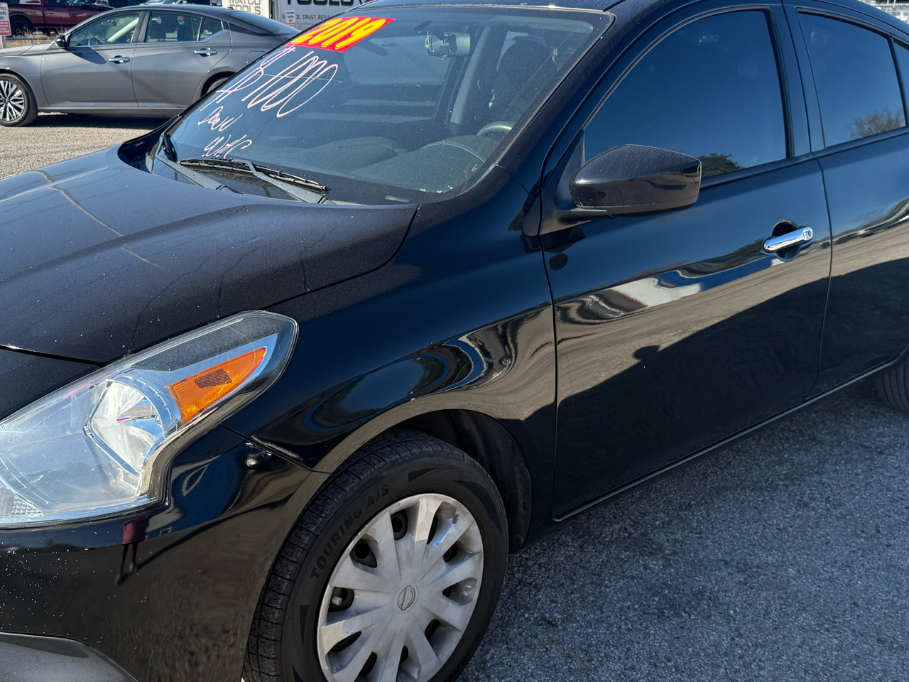 2019 Nissan Versa 1.6 S 5M