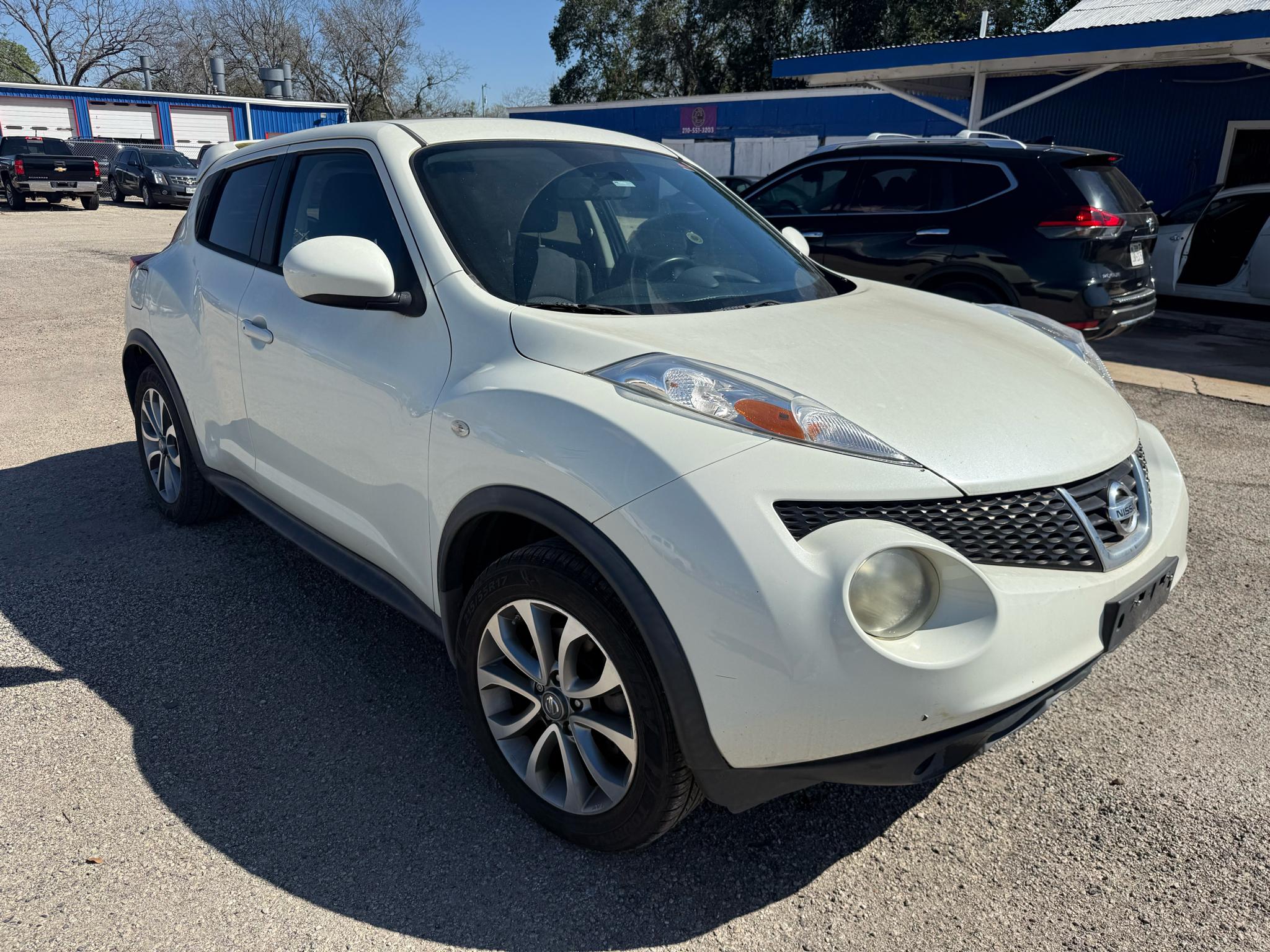 Nissan Juke S FWD 2012