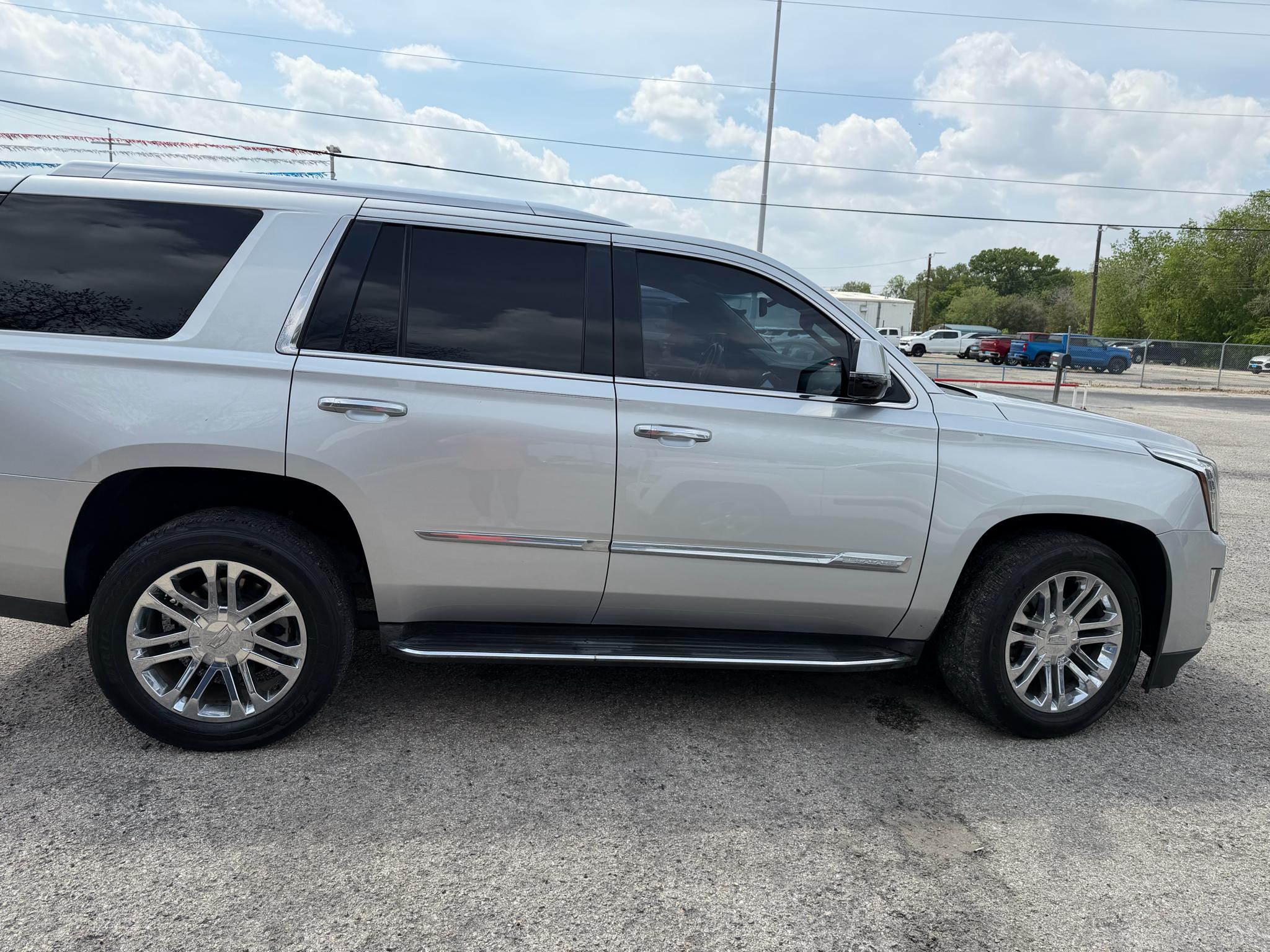 Cadillac Escalade Standard 2WD 2016