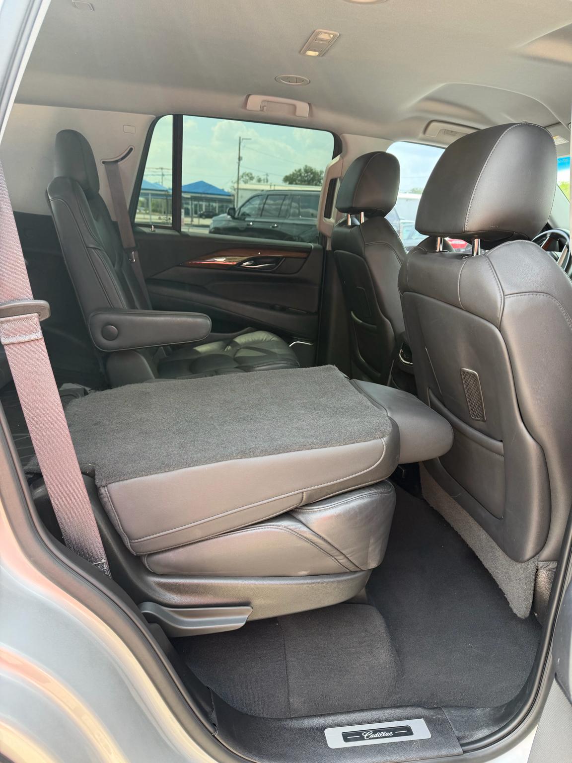 Cadillac Escalade Standard 2WD 2016
