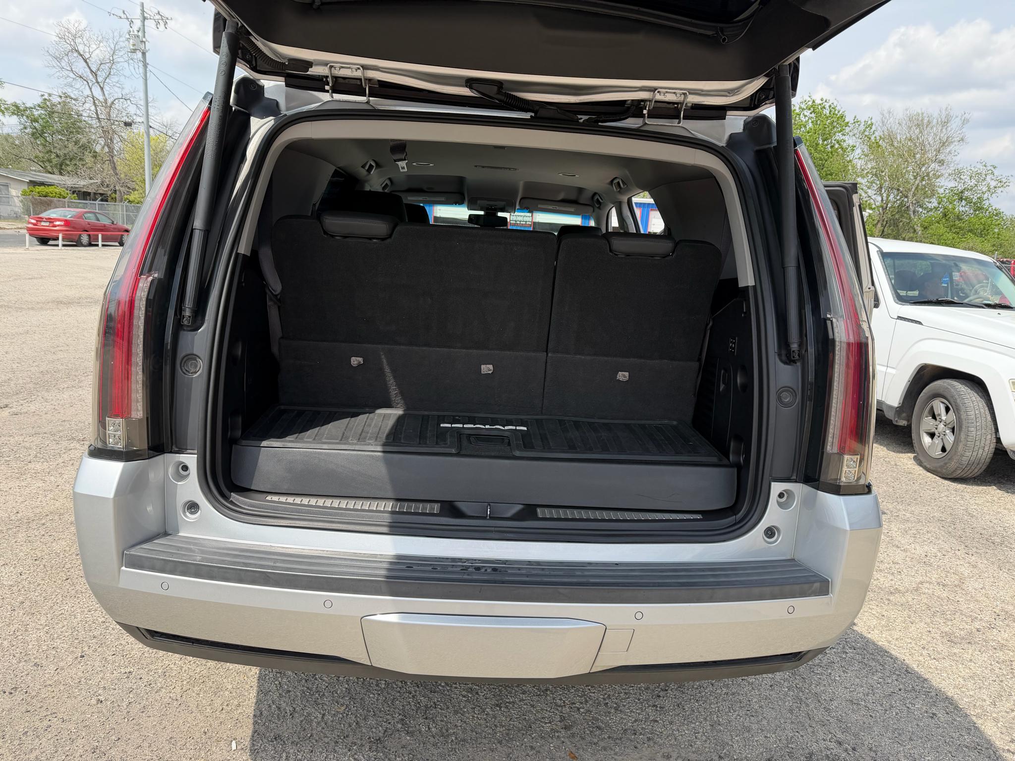 Cadillac Escalade Standard 2WD 2016
