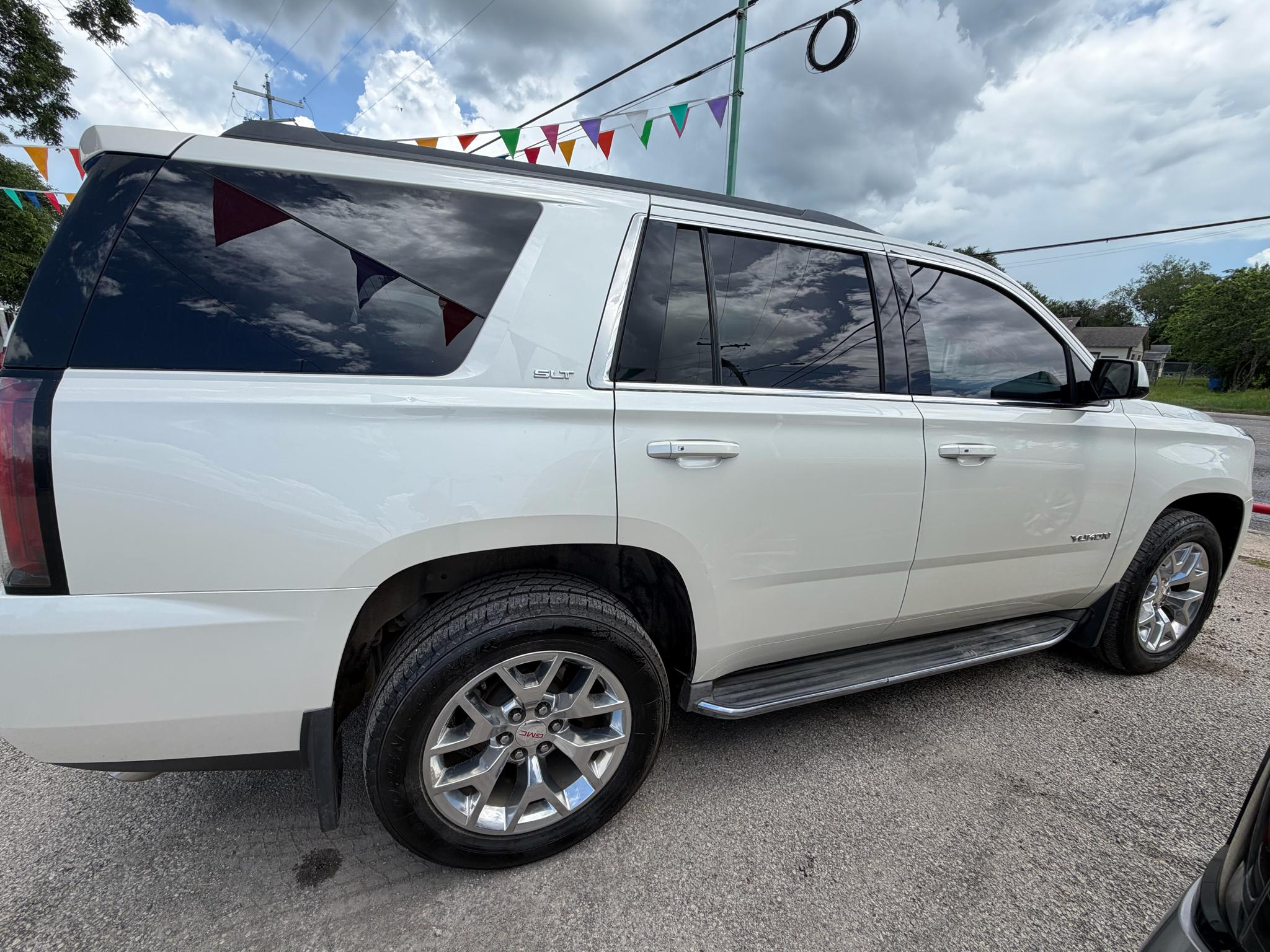 GMC Yukon SLT 4WD 2015