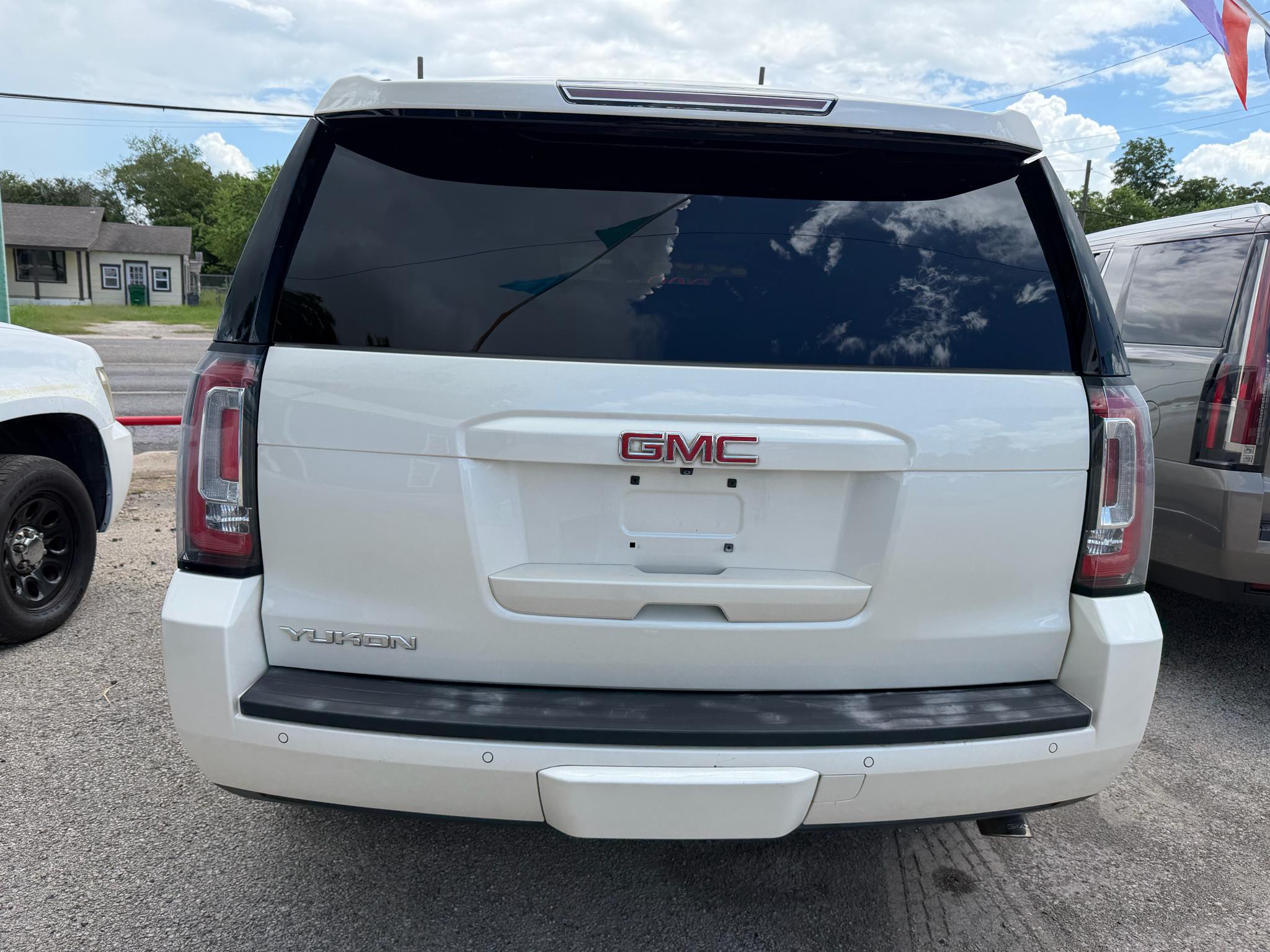 GMC Yukon SLT 4WD 2015