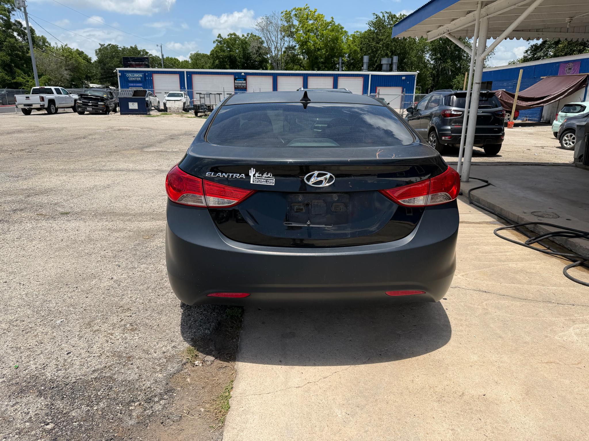 Hyundai Elantra Limited 2012