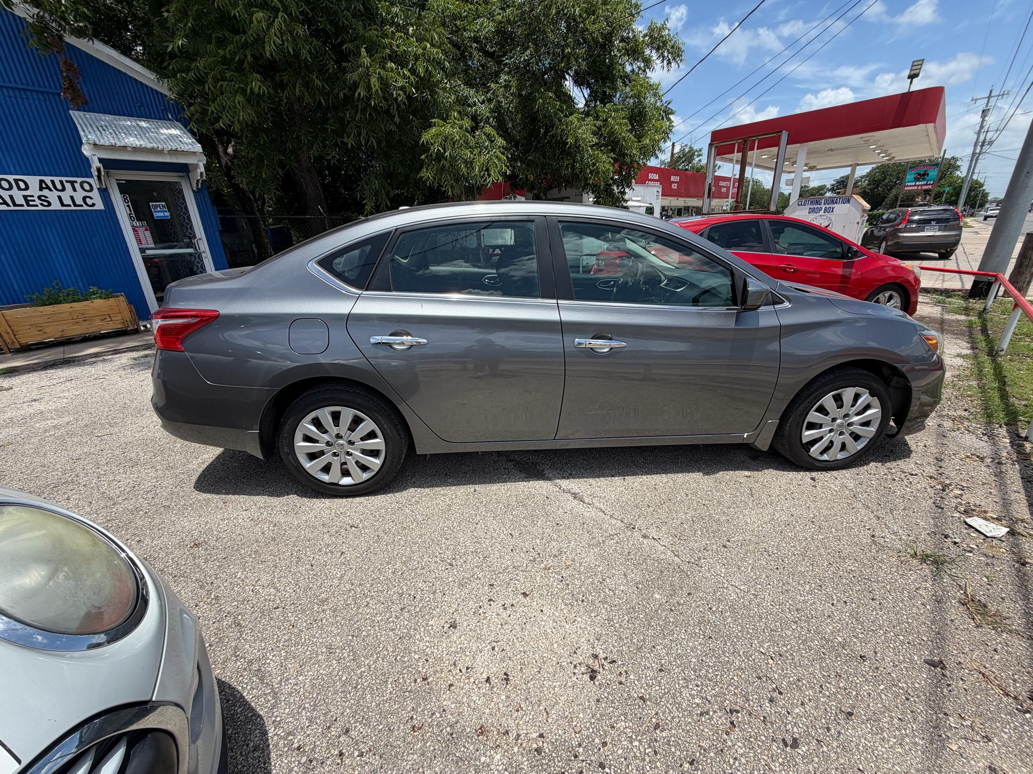 Nissan Sentra S 6MT 2017