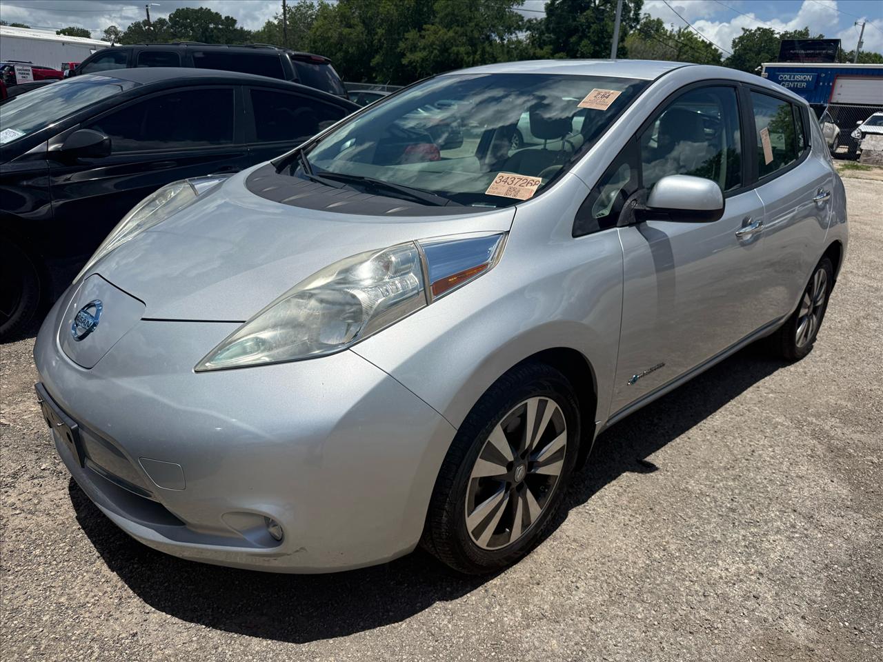 2015 Nissan Leaf SV's photo