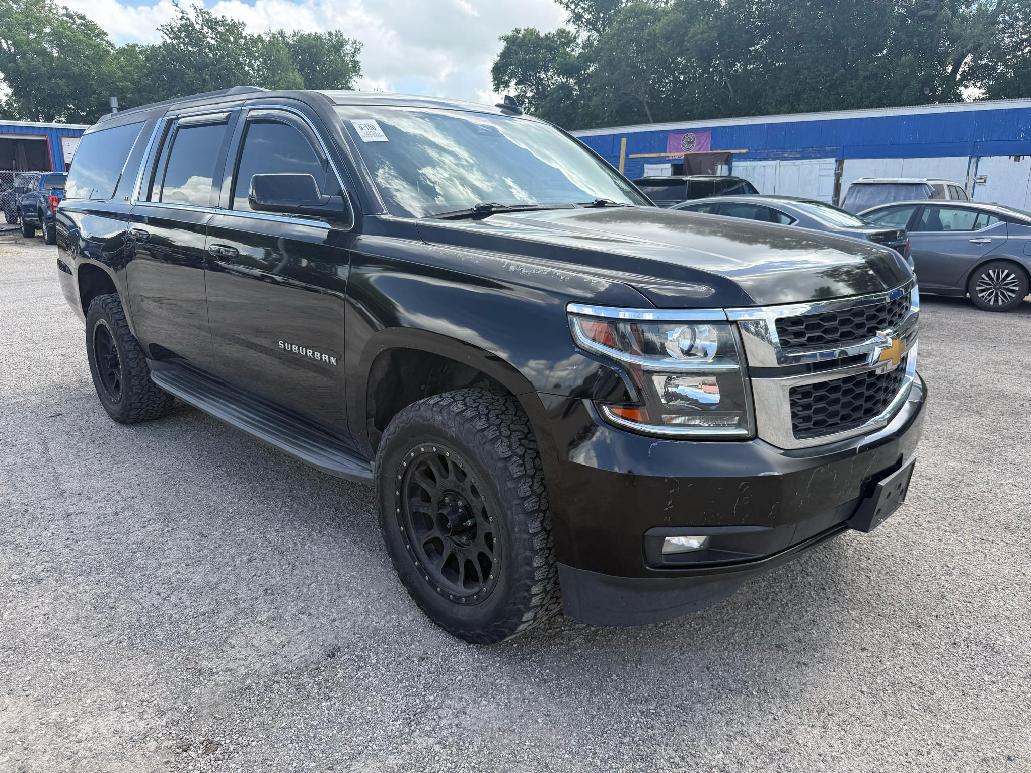 Chevrolet Suburban LT 1500 4WD 2015