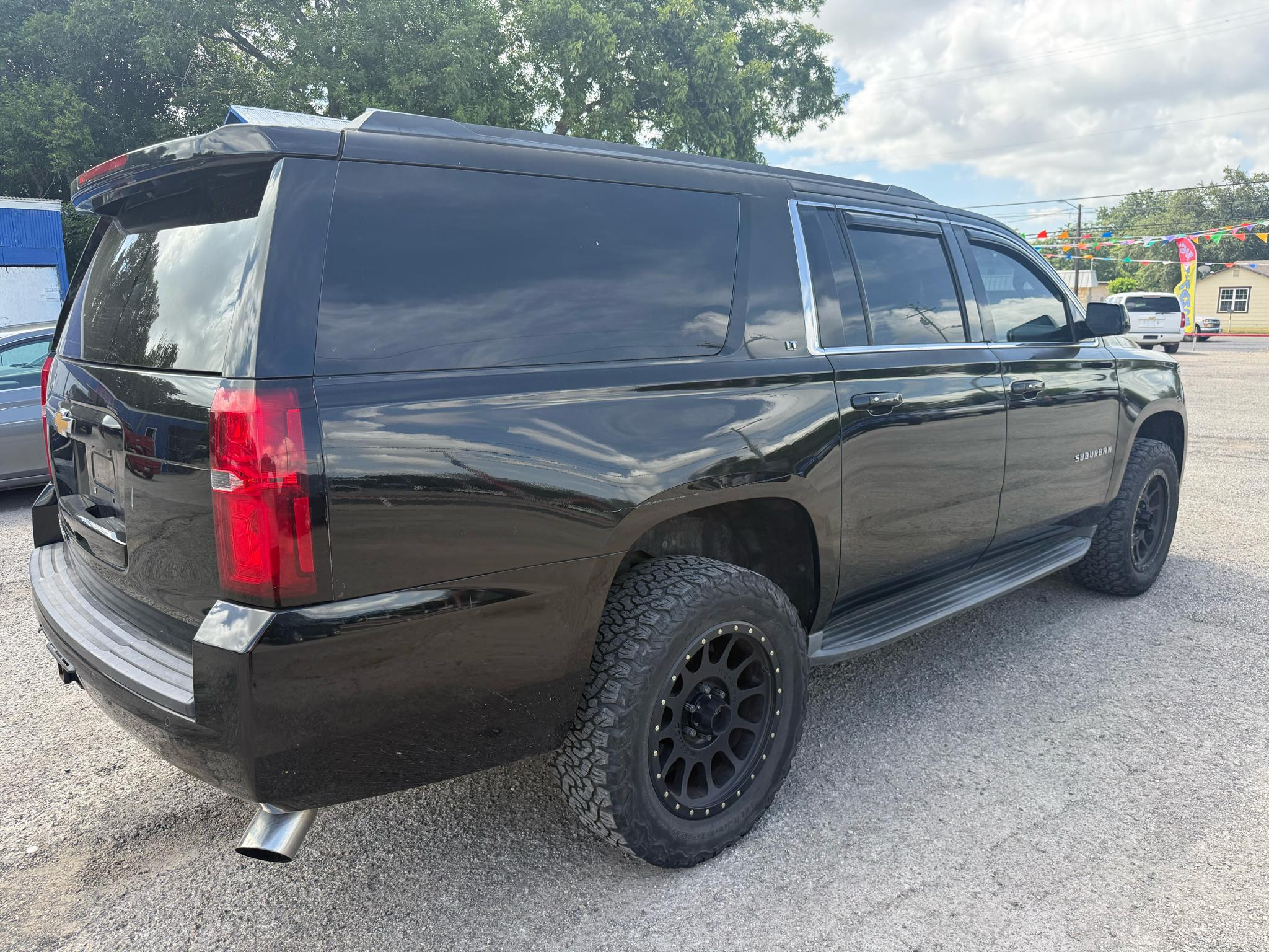 Chevrolet Suburban LT 1500 4WD 2015