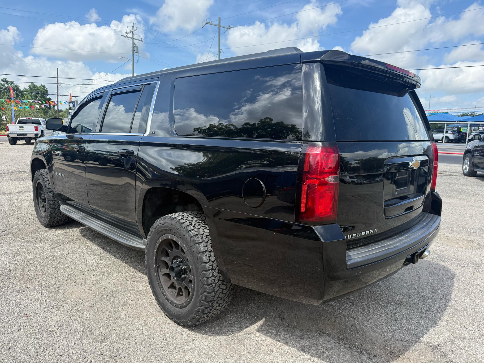 Chevrolet Suburban LT 1500 4WD 2015