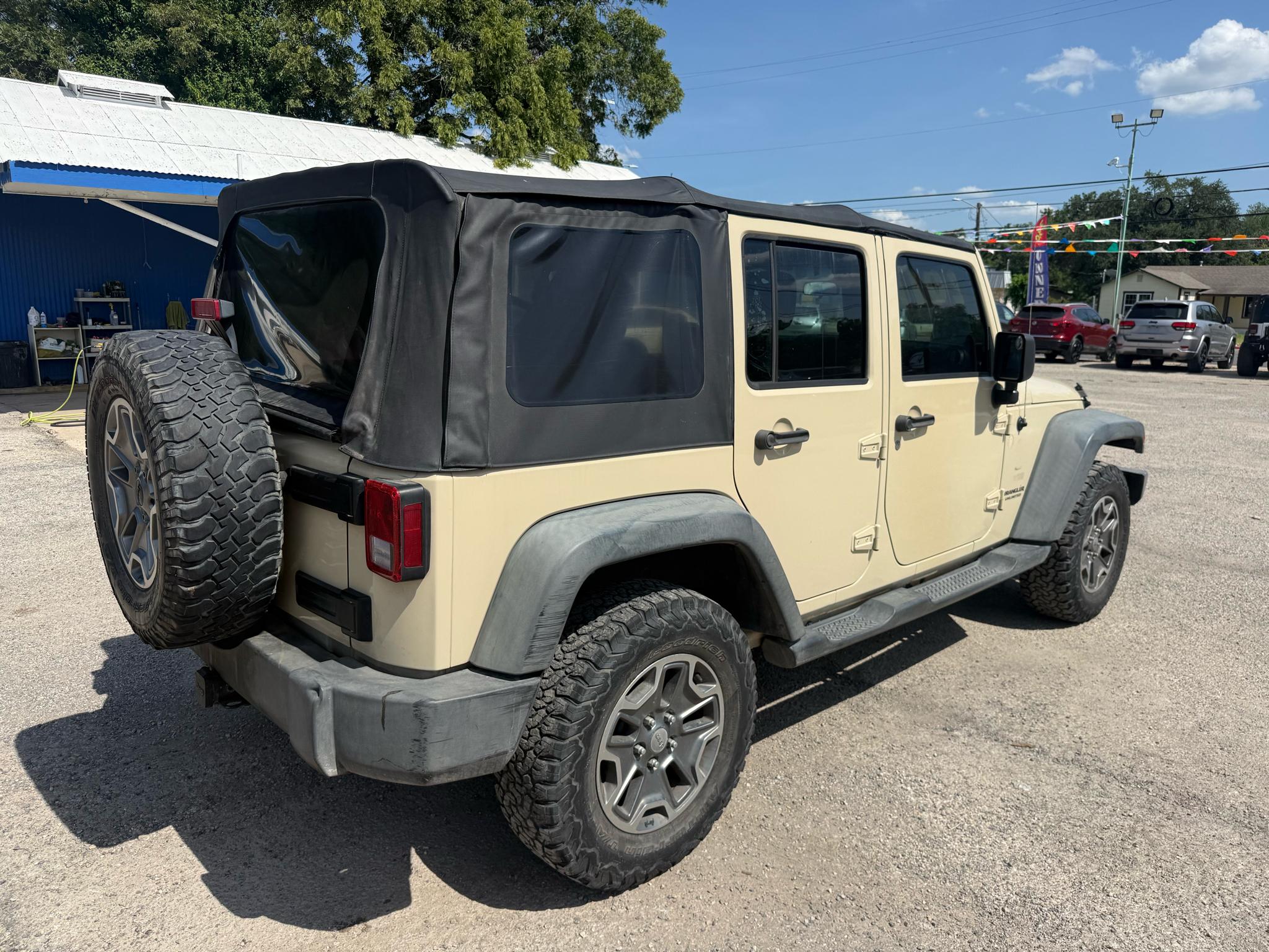Jeep Wrangler Unlimited Sport 4WD 2011
