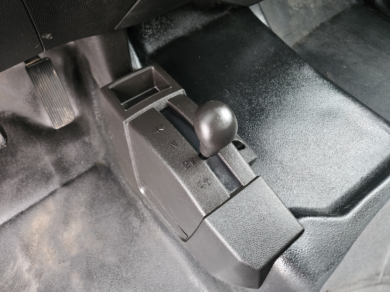 Chevrolet Silverado 1500 4WD Reg Cab 133.0" Work Truck 2017