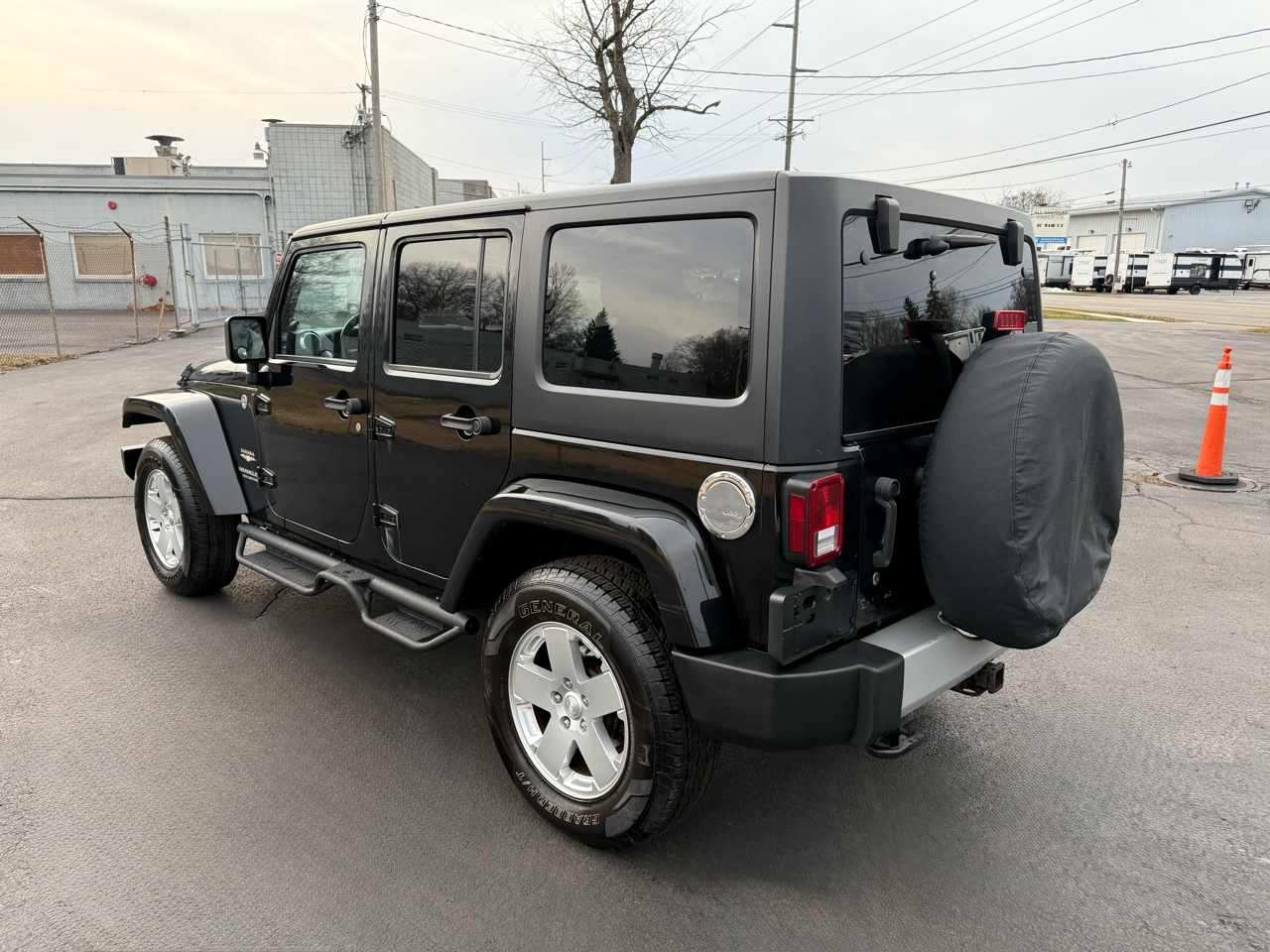 Jeep Wrangler Unlimited 4WD 4dr Sahara 2011