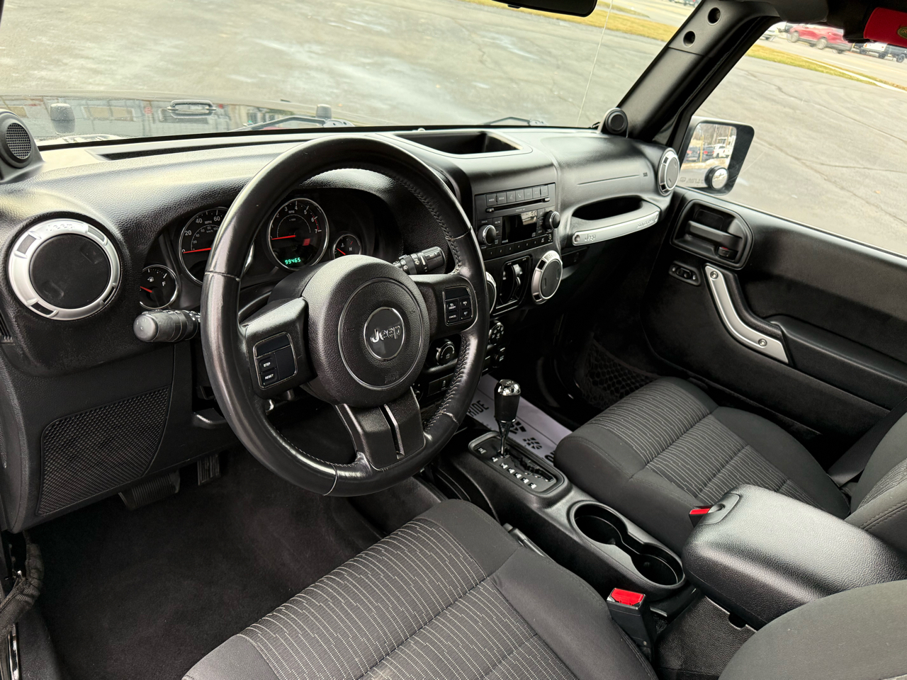 Jeep Wrangler Unlimited 4WD 4dr Sahara 2011