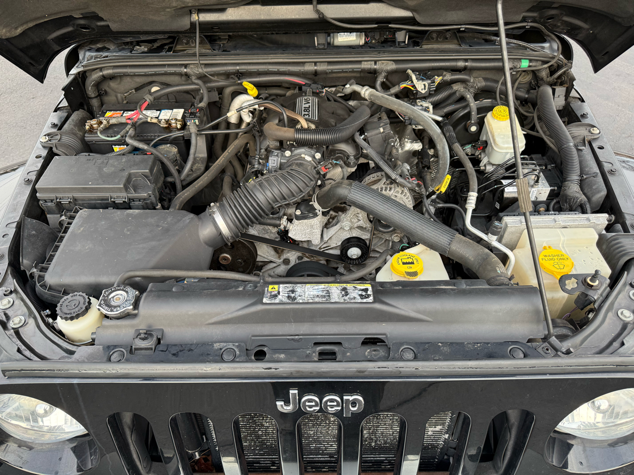 Jeep Wrangler Unlimited 4WD 4dr Sahara 2011