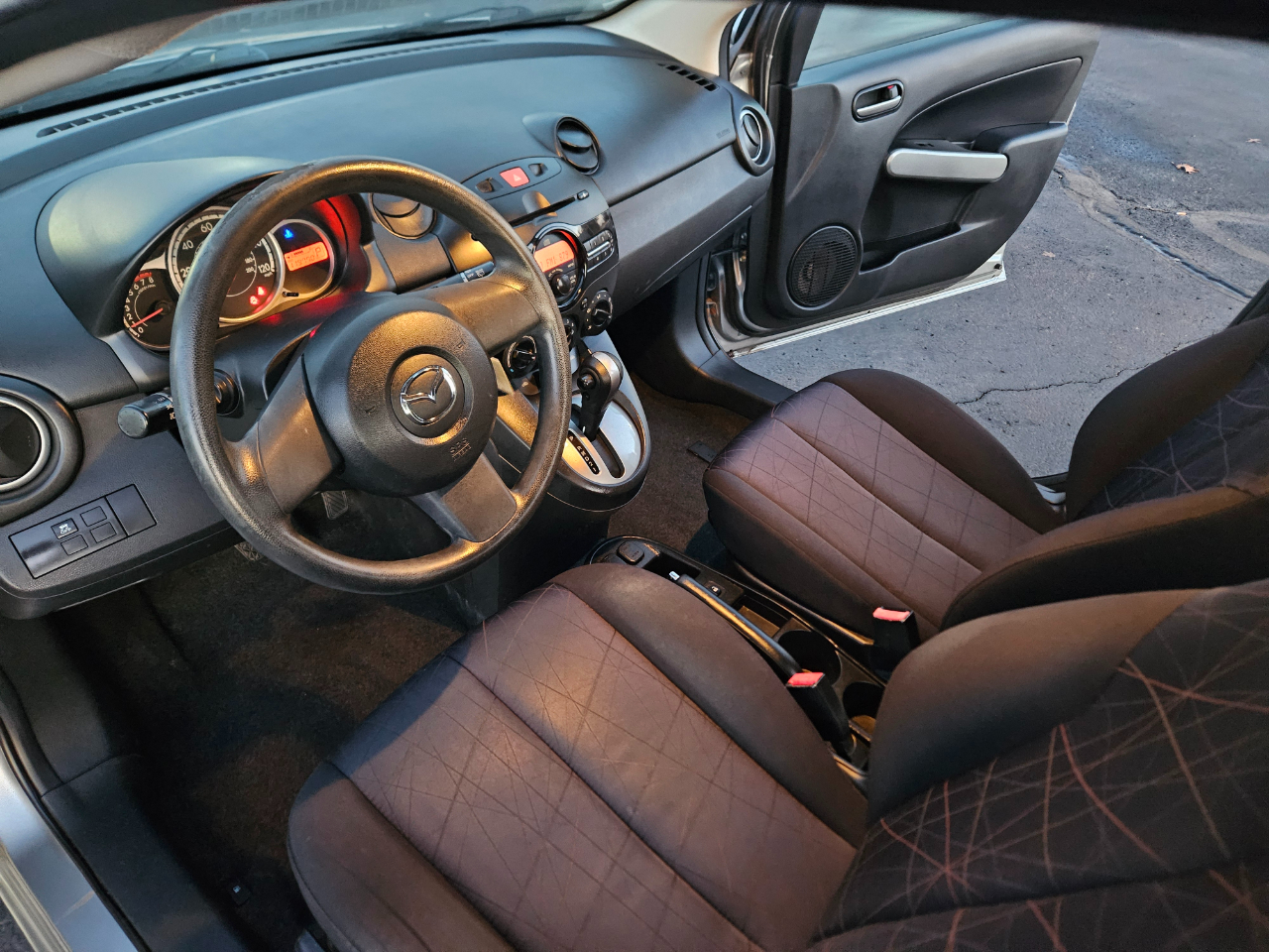 Mazda MAZDA2 4dr HB Auto Sport 2012