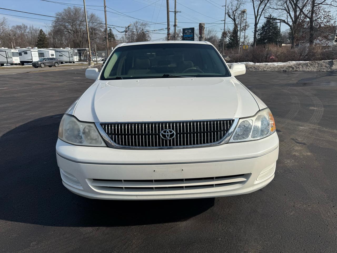 Toyota Avalon 4dr Sdn XLS w/Bench Seat 2000