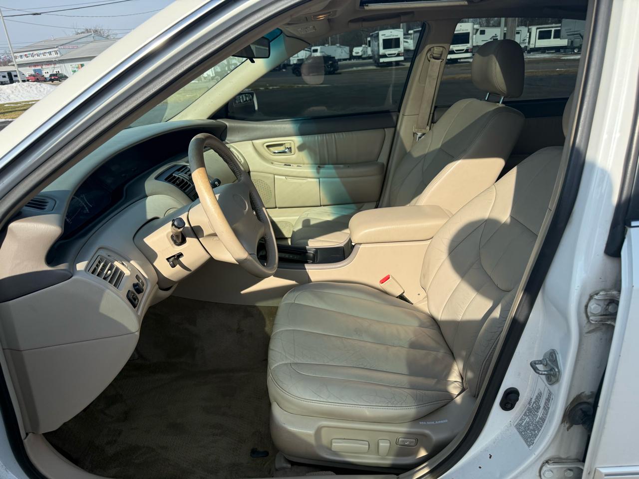 Toyota Avalon 4dr Sdn XLS w/Bench Seat 2000