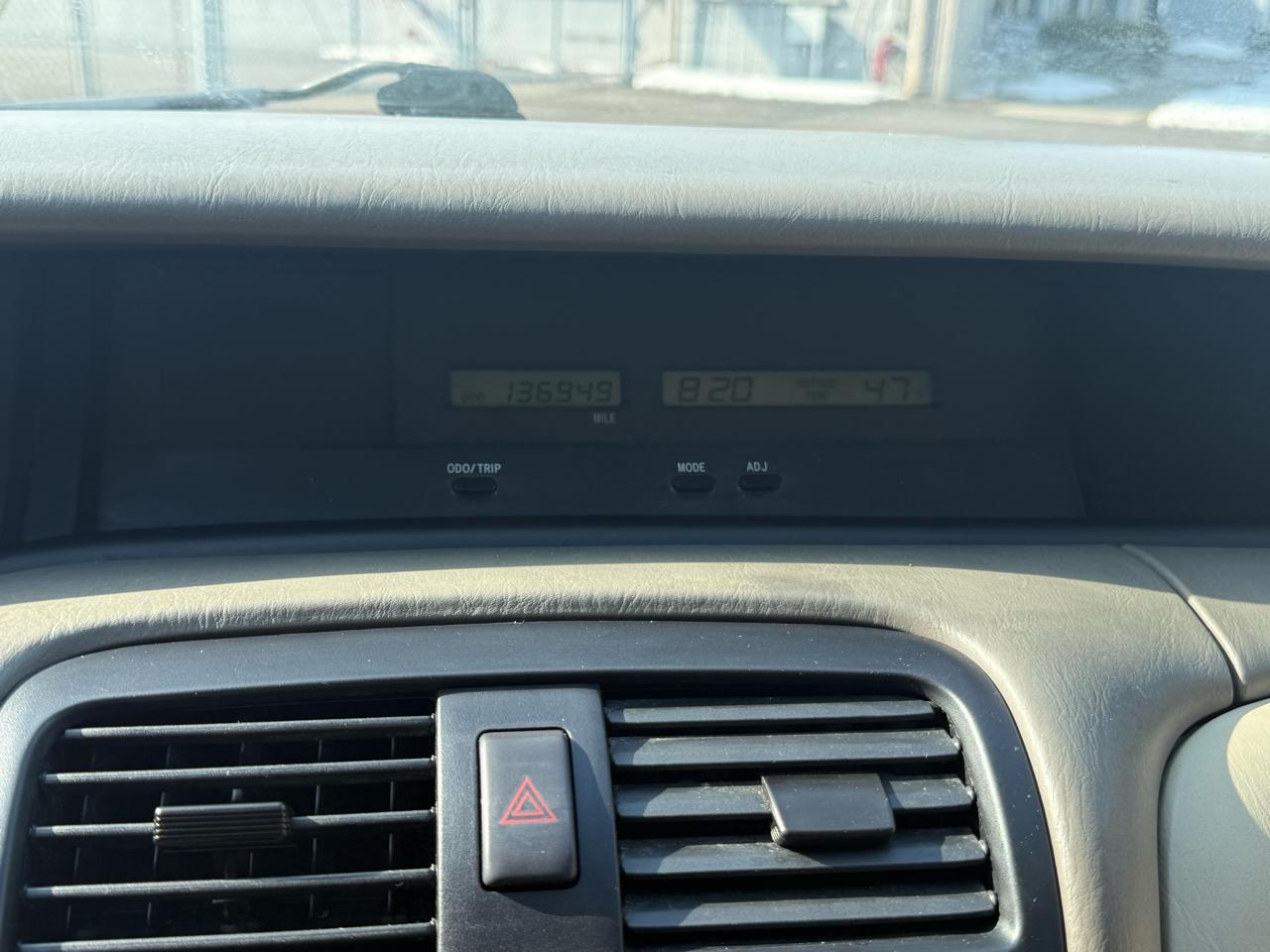 Toyota Avalon 4dr Sdn XLS w/Bench Seat 2000