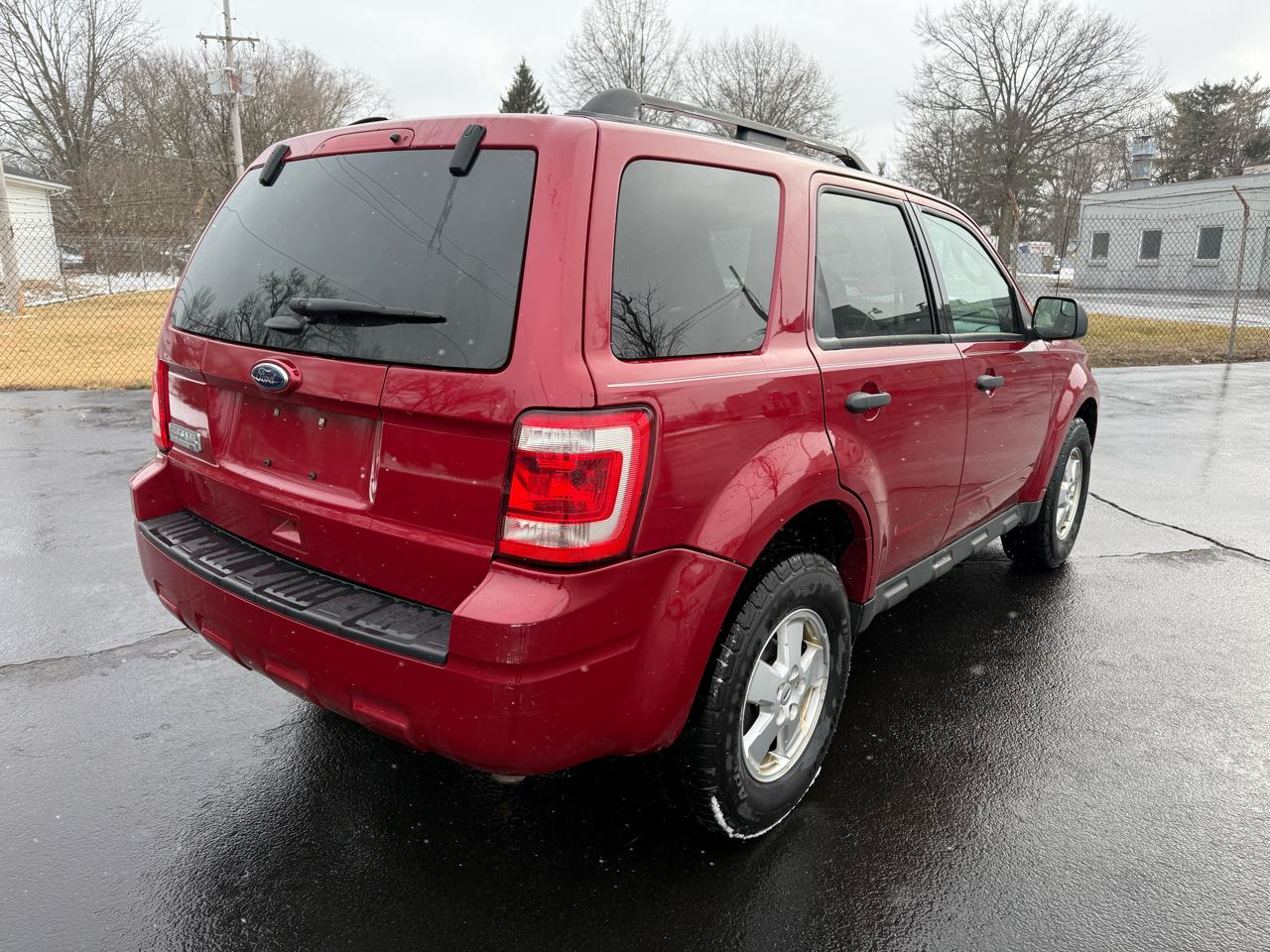 Ford Escape FWD 4dr XLT 2011