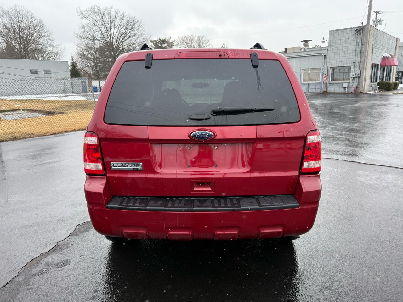 Ford Escape FWD 4dr XLT 2011