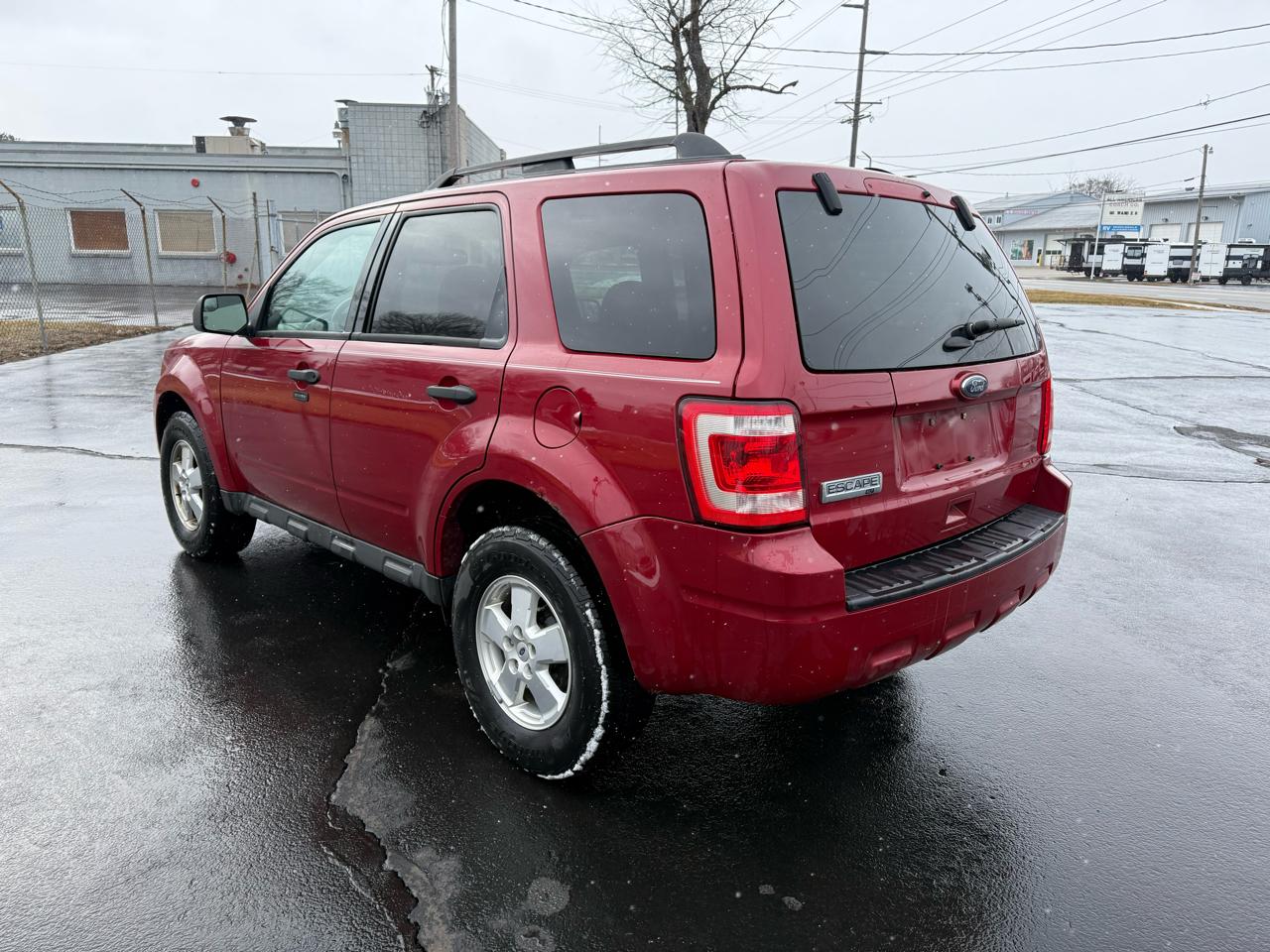 Ford Escape FWD 4dr XLT 2011