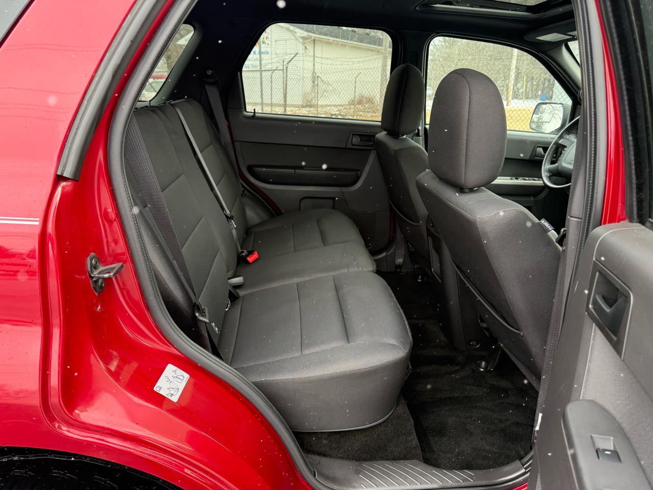 Ford Escape FWD 4dr XLT 2011