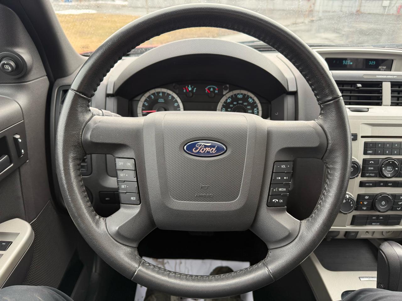 Ford Escape FWD 4dr XLT 2011