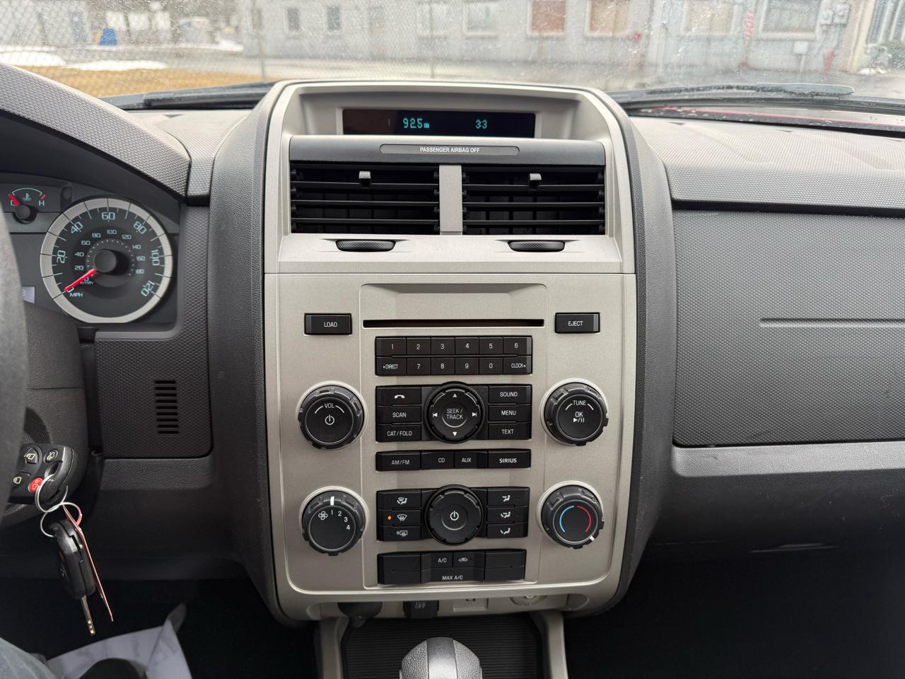 Ford Escape FWD 4dr XLT 2011