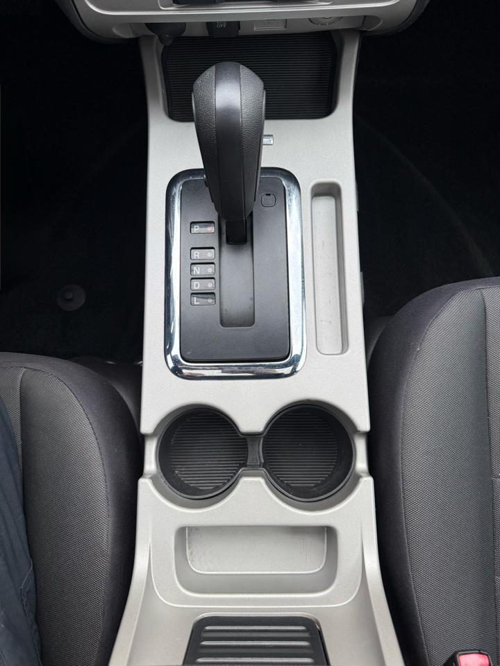 Ford Escape FWD 4dr XLT 2011