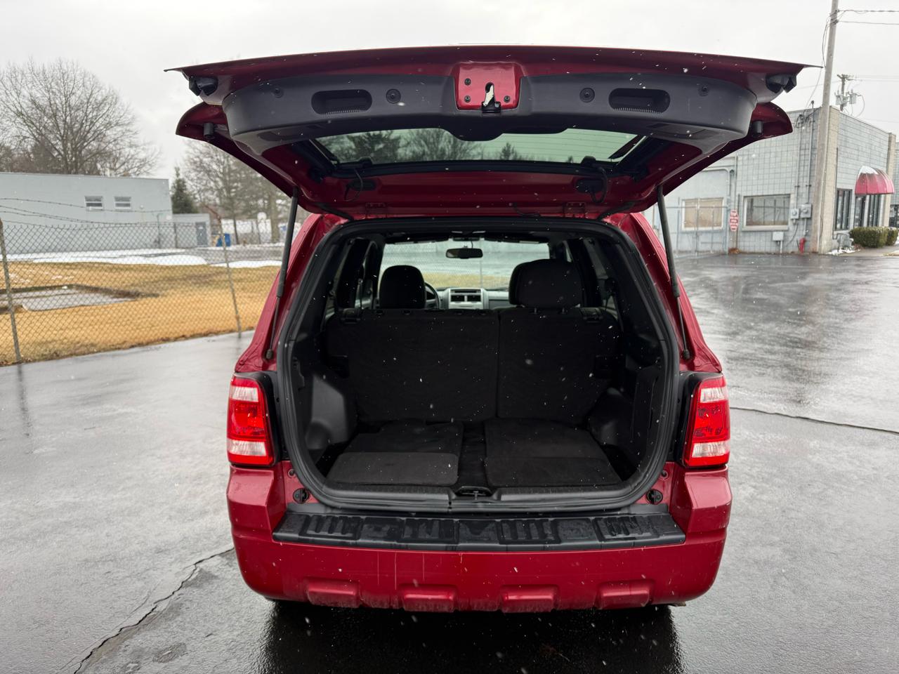 Ford Escape FWD 4dr XLT 2011