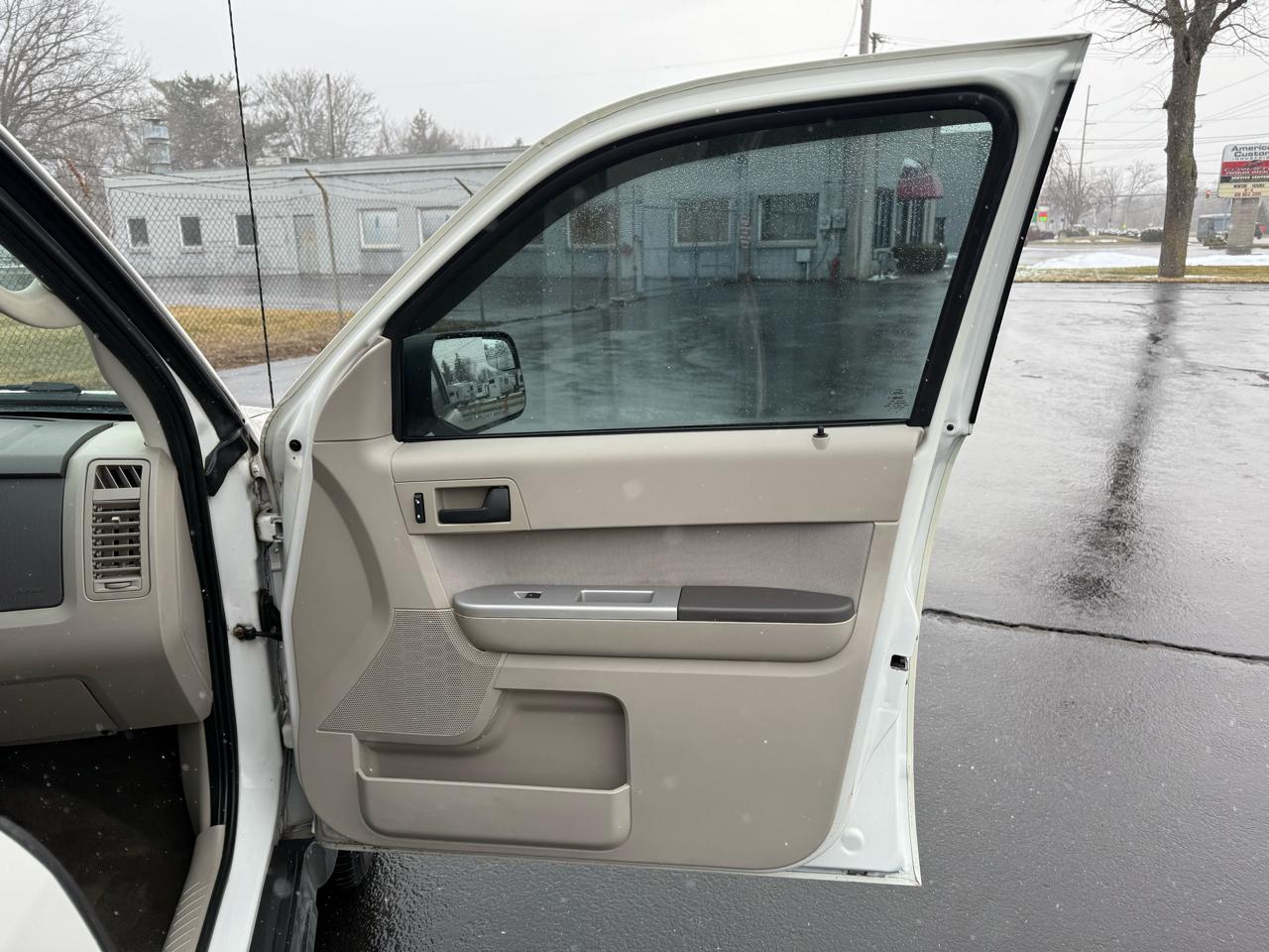 Ford Escape FWD 4dr XLT 2012