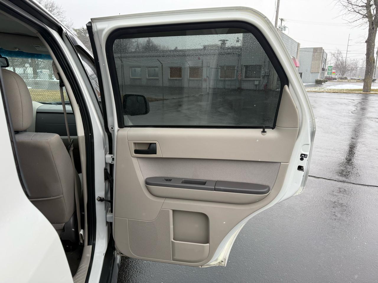 Ford Escape FWD 4dr XLT 2012