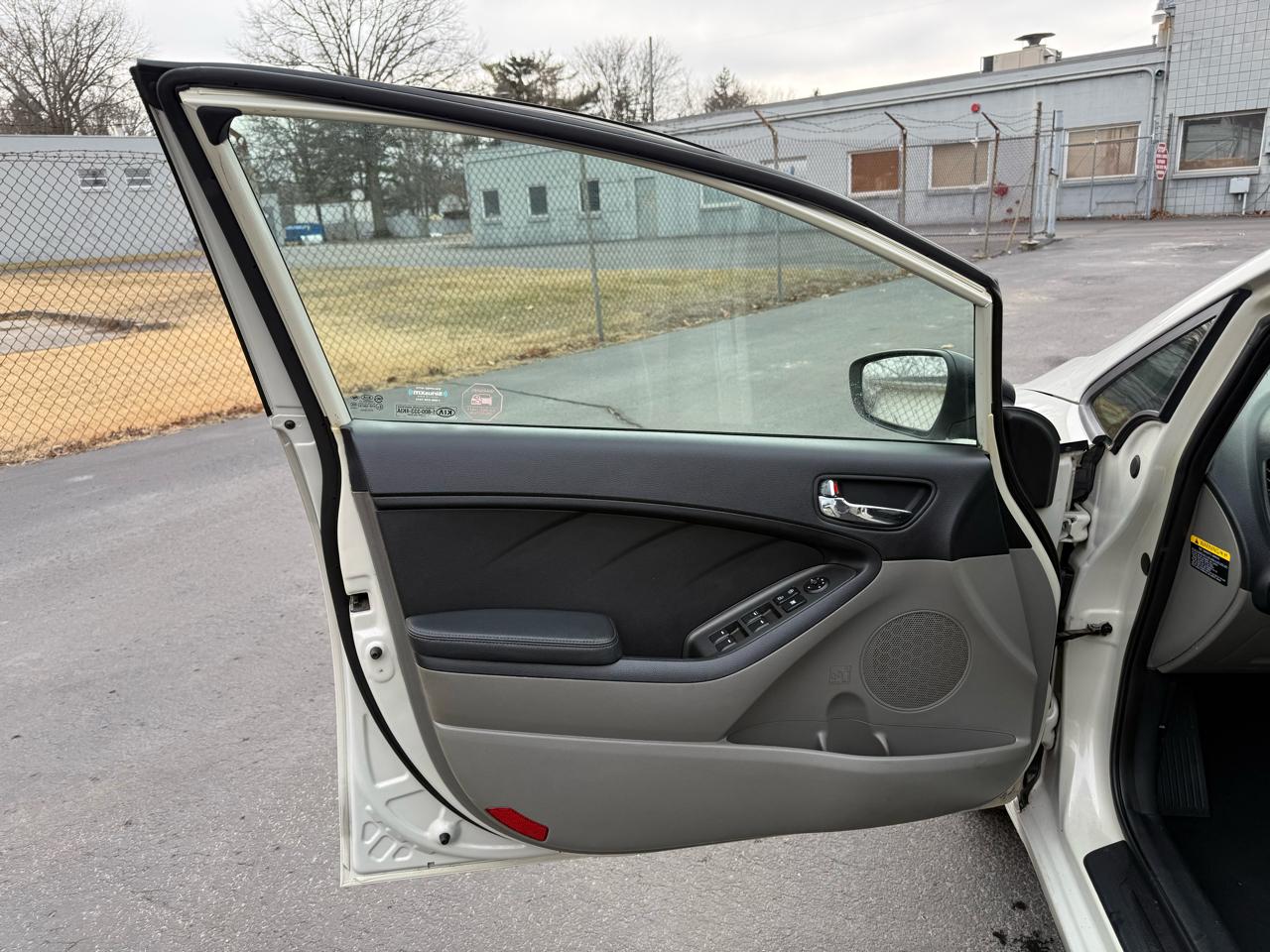 Kia Forte 4dr Sdn Auto LX 2014