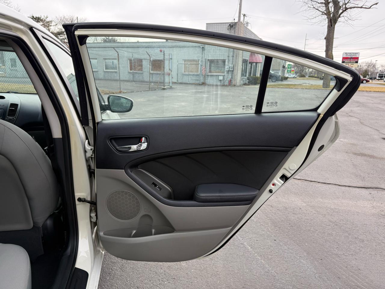 Kia Forte 4dr Sdn Auto LX 2014