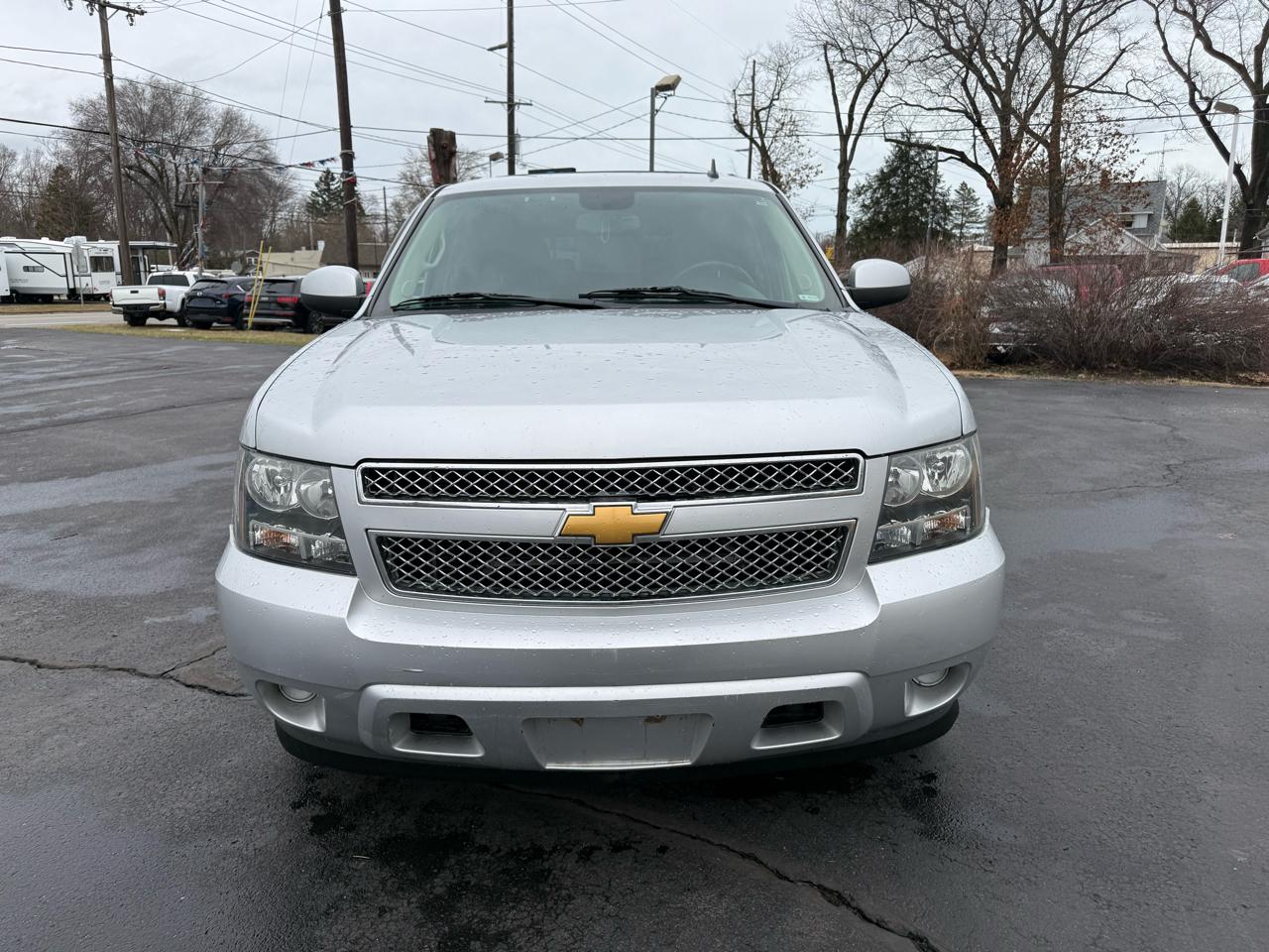 Chevrolet Suburban 2WD 4dr 1500 LS 2012