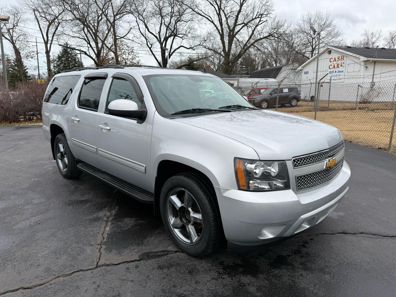 Chevrolet Suburban 2WD 4dr 1500 LS 2012