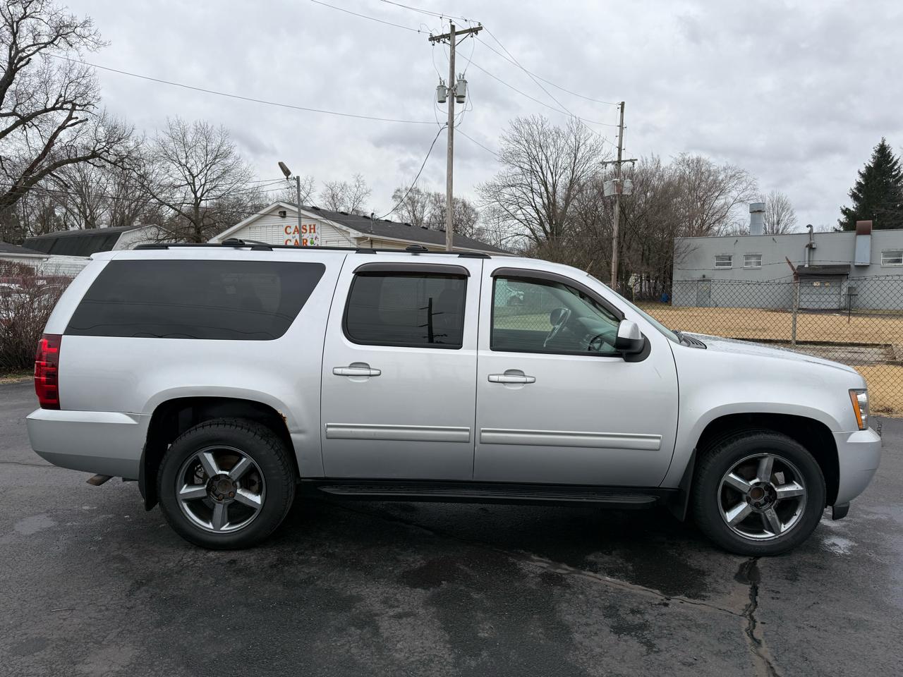 Chevrolet Suburban 2WD 4dr 1500 LS 2012